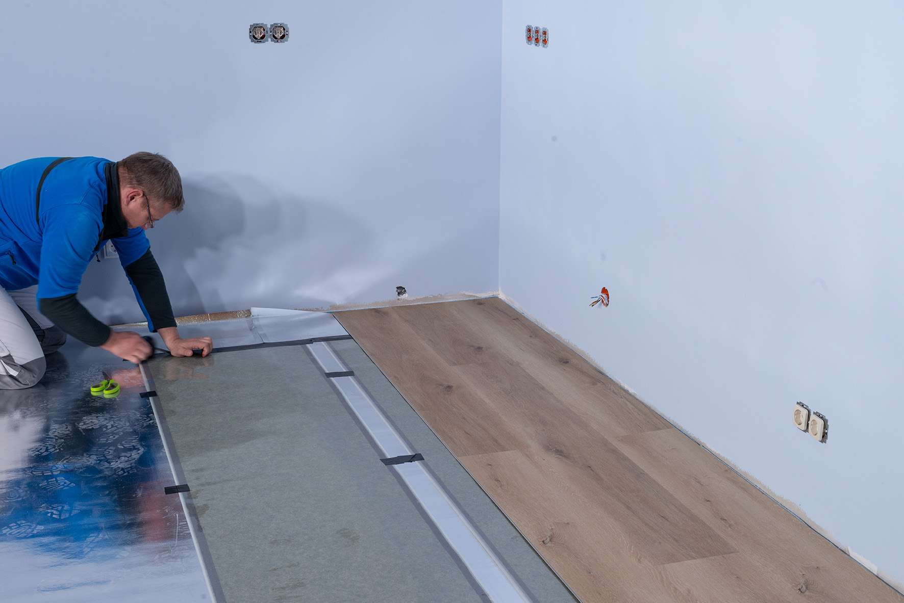 Wohnzimmer mit E-NERGY CARBON - Übersicht